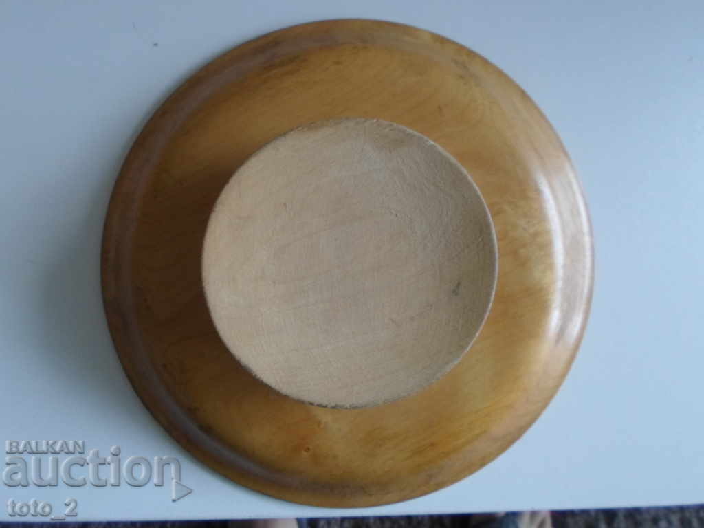 BEAUTIFUL DECORATIVE PAINTED WOODEN PLATE with price 6.50 BGN | € 3.32 BEAUTIFUL DECORATIVE PAINTED WOODEN PLATE with price 6.50 BGN | € 3.32