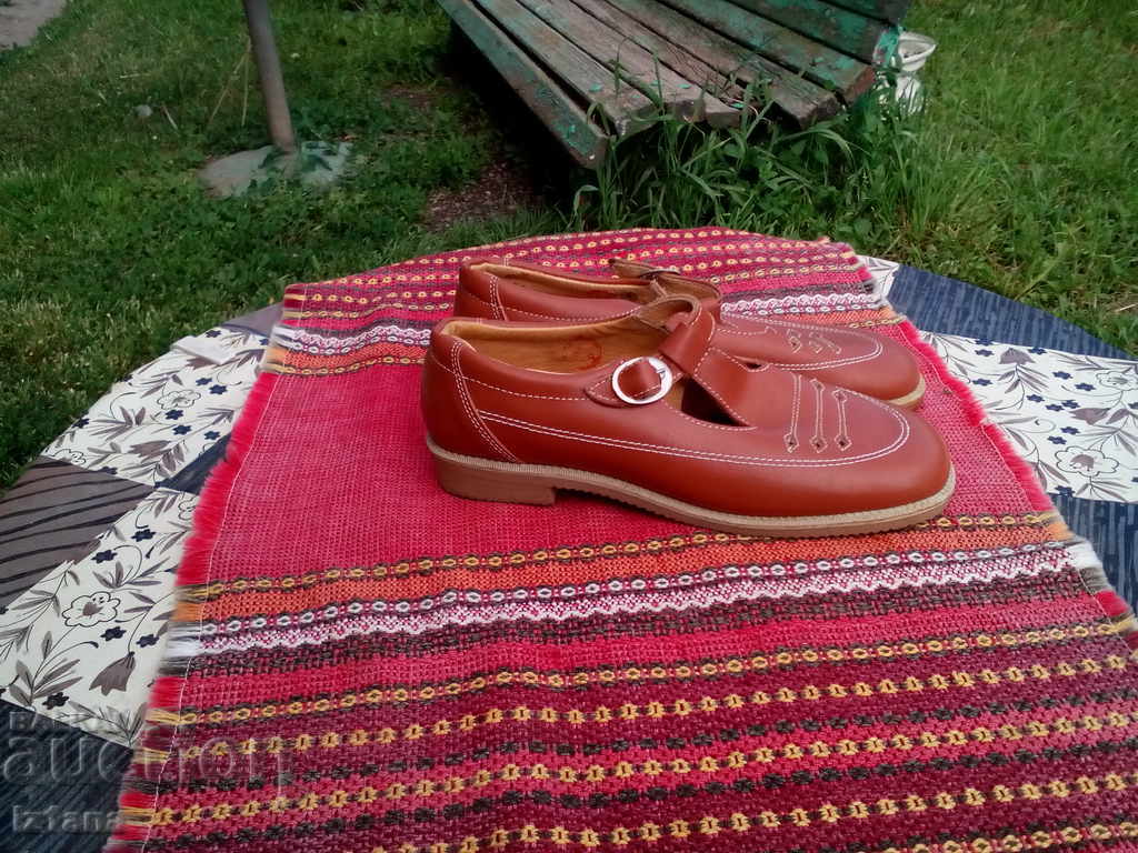 Livrarea încălțămintea pentru copii bătrâni