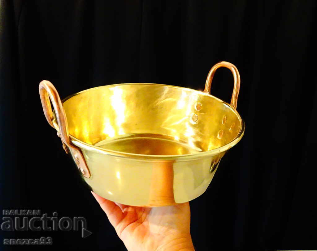 Auction Brass pan, brass tray with copper handles 5 l Auction Brass pan, brass tray with copper handles 5 l