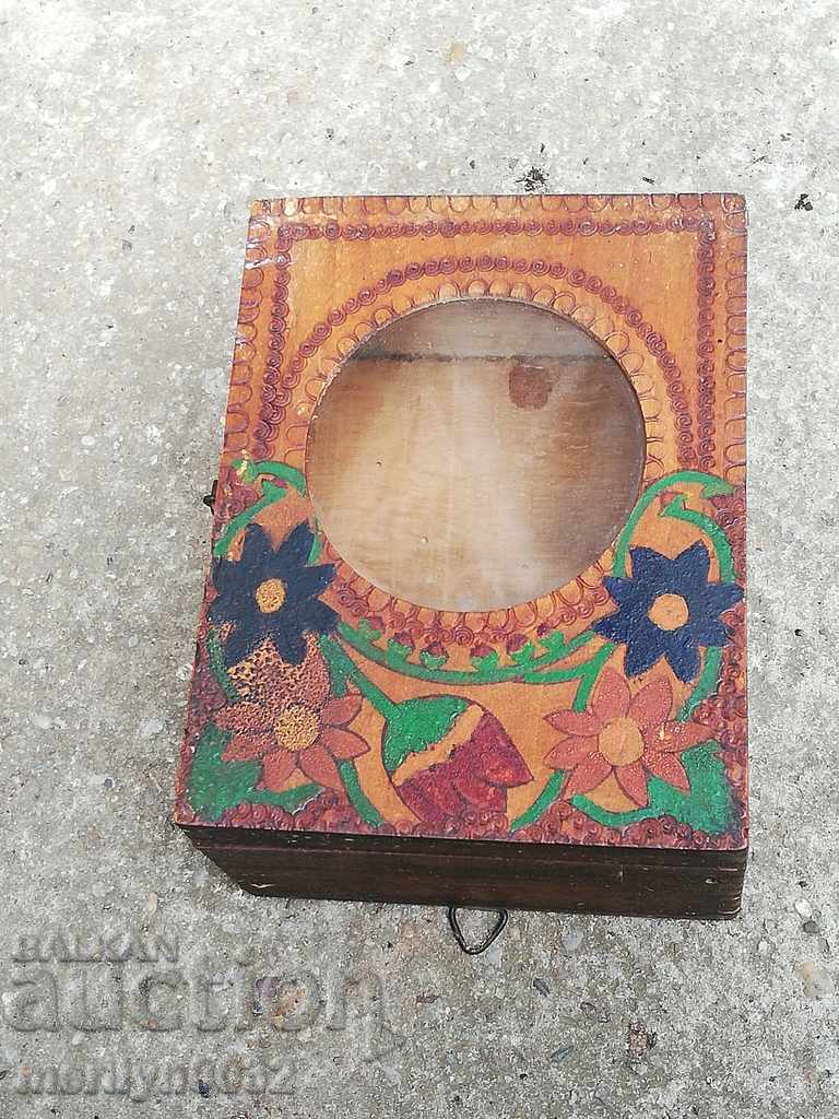 An old clock case, alarm clock, Junghans with price 34.00 BGN | € 17.38 An old clock case, alarm clock, Junghans with price 34.00 BGN | € 17.38