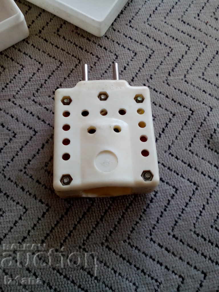 Παράδοση Παλιός φορτιστής ZU-2 Παράδοση Παλιός φορτιστής ZU-2