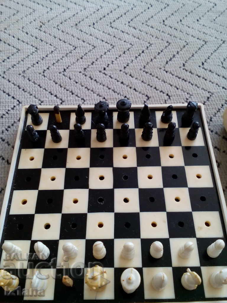 Delivery of Old Souvenir Chess Delivery of Old Souvenir Chess