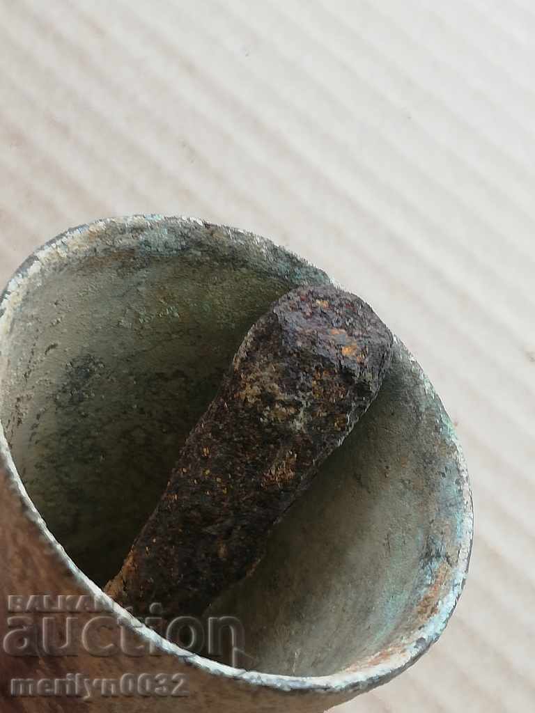 Παράδοση Παλιά χάλκινη δεξαμενή, κουδούνι, κλακέτα, κουδούνι Παράδοση Παλιά χάλκινη δεξαμενή, κουδούνι, κλακέτα, κουδούνι