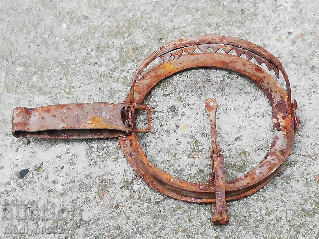 Old manual forged trap