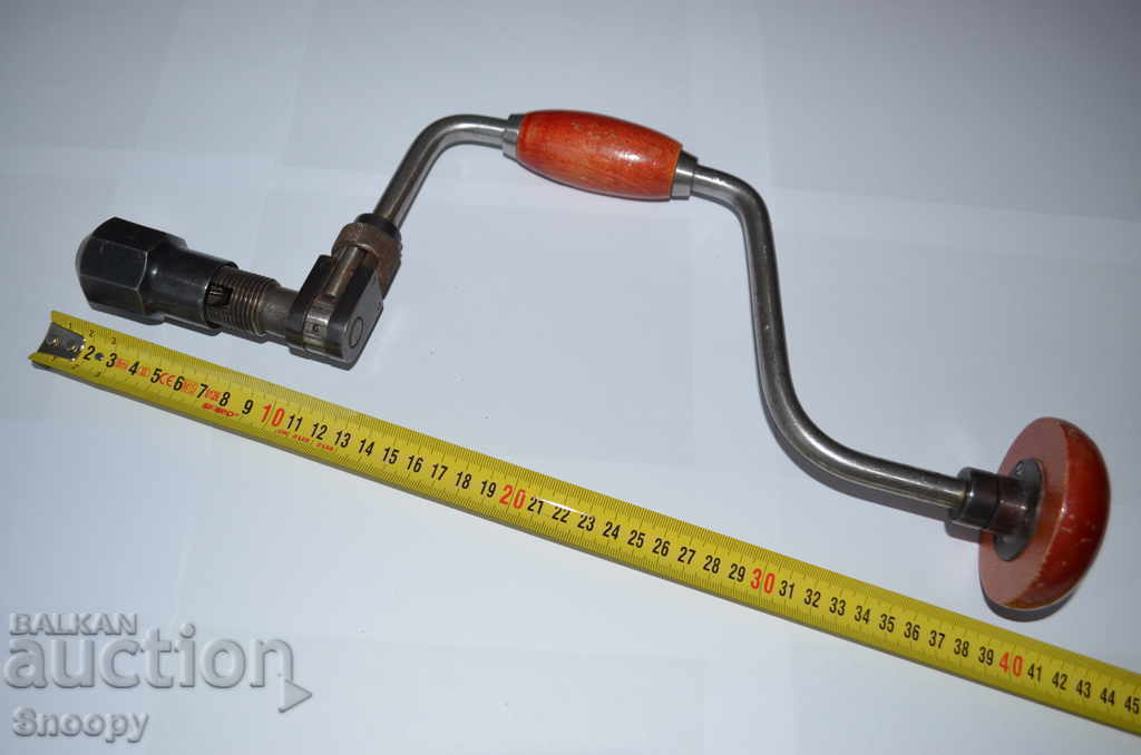 Стоманен дърводелски пробивен инструмент с дървени дръжки