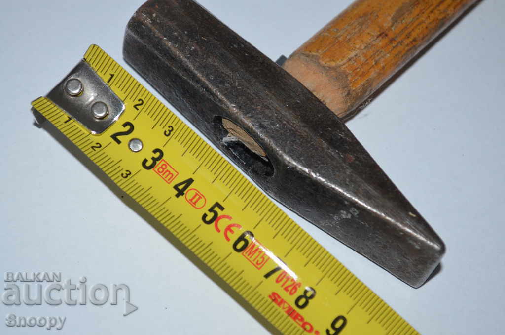 Licitație Ciocan de oțel cu mâner de lemn