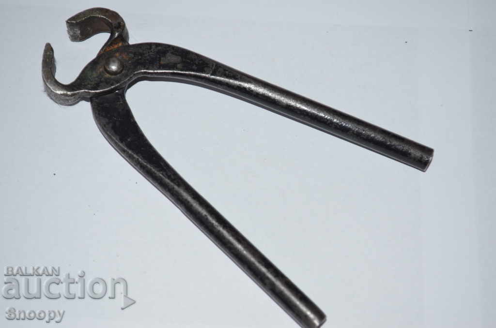 Auction  Steel pliers