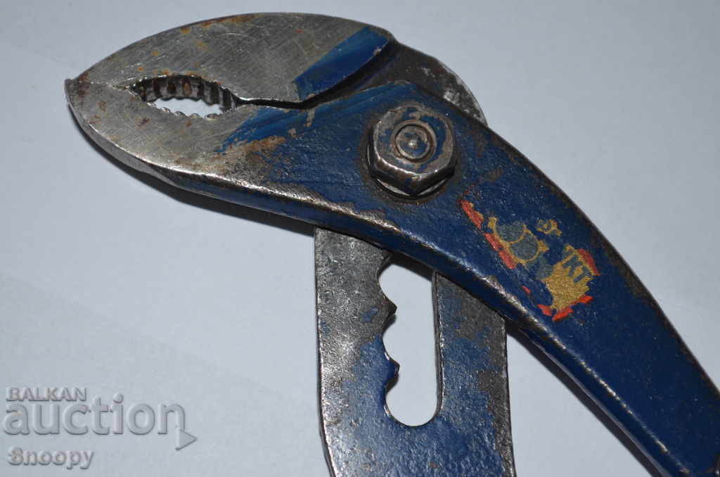 Auction Steel pipe wrench Auction Steel pipe wrench