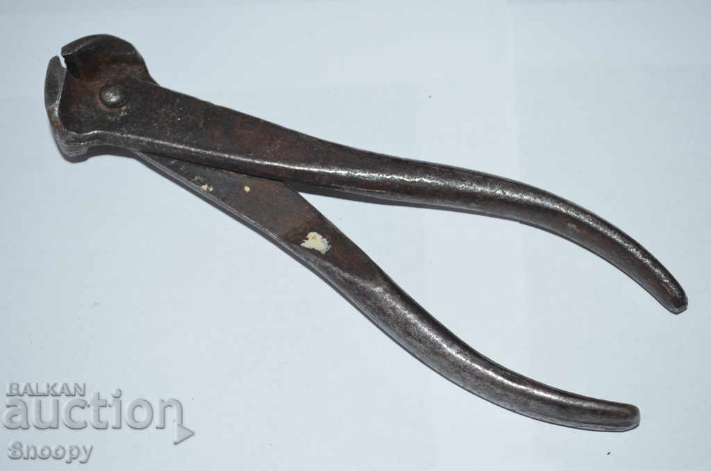 Steel pliers with price 8.00 BGN | € 4.09