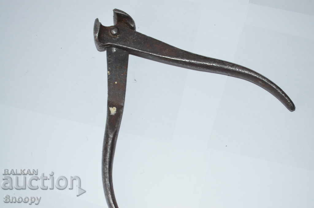 Auction  Steel pliers