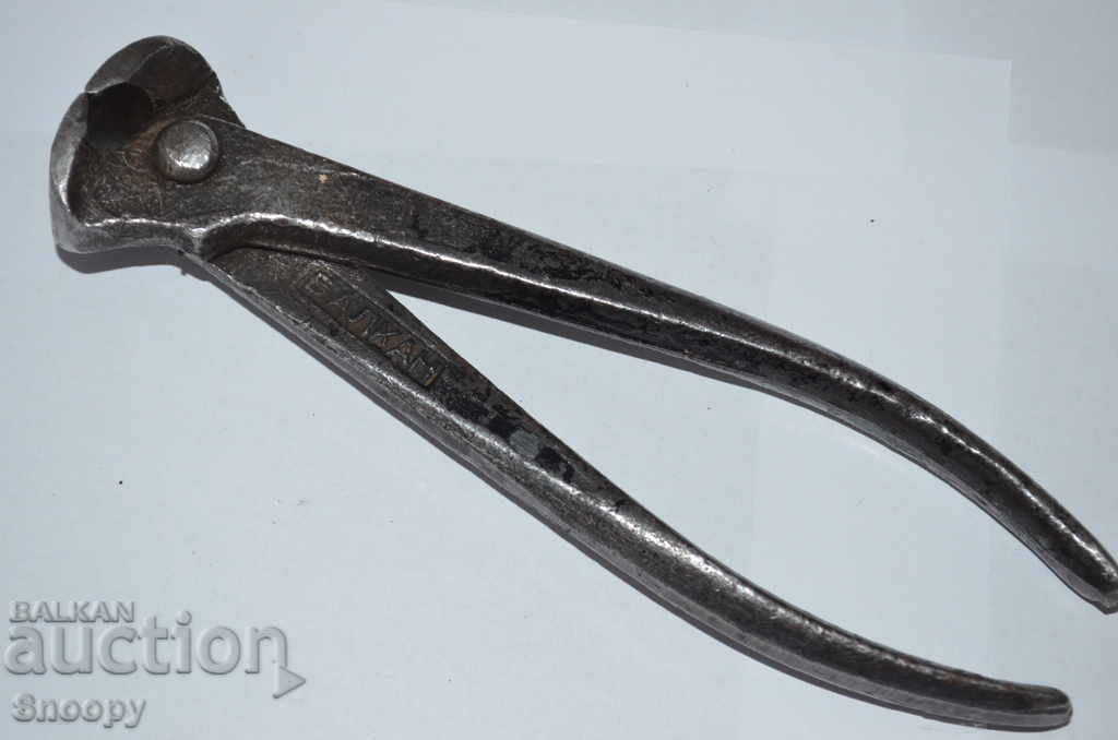 Steel pliers with price 8.00 BGN | € 4.09