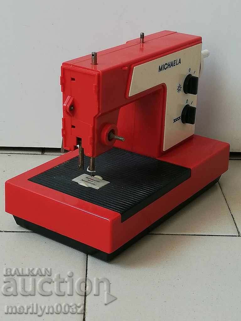 Delivery of Child sewing machine, toy Delivery of Child sewing machine, toy