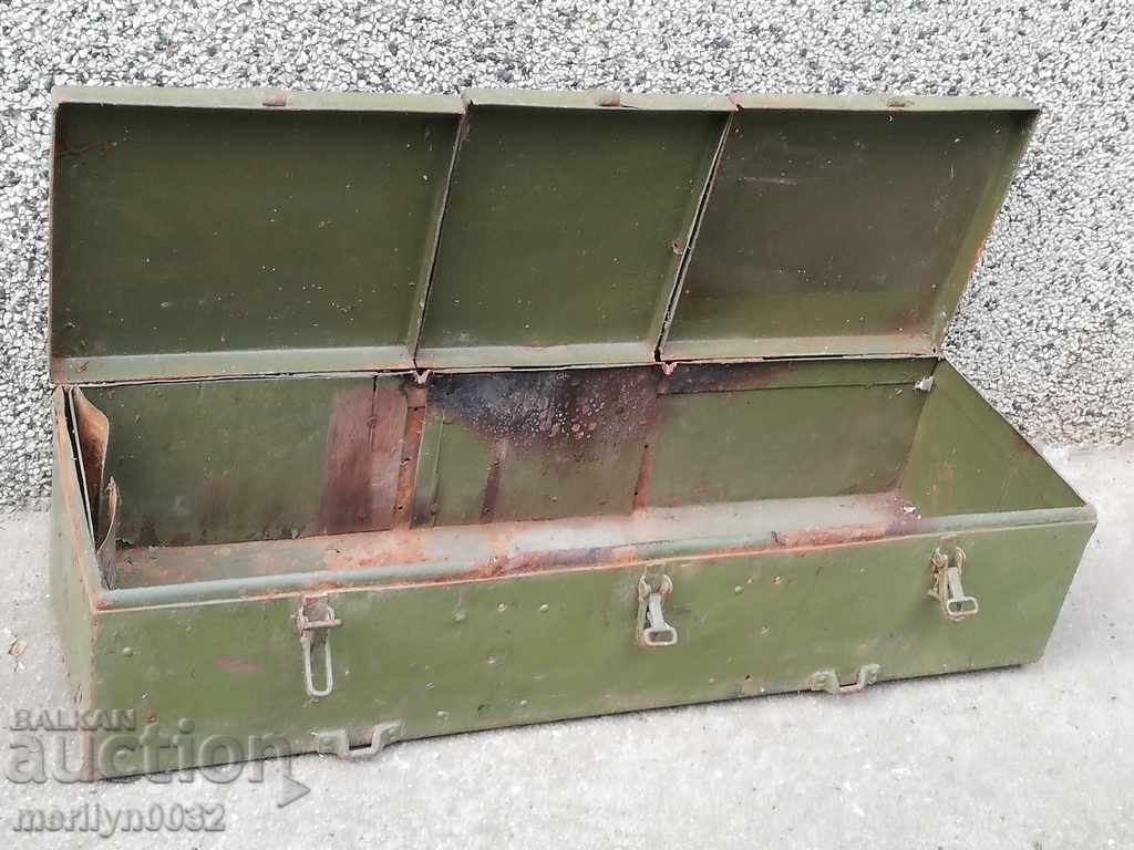 Delivery of Army box for mini 105 mm model 1938 WW2