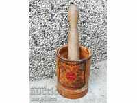 Moșter de lemn cu pistil, mojar, ulcior, lemnărie