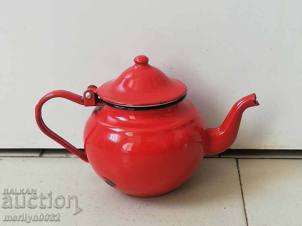 Enamel teapot, enamel bowl with price 35.00 BGN | € 17.90 Enamel teapot, enamel bowl with price 35.00 BGN | € 17.90