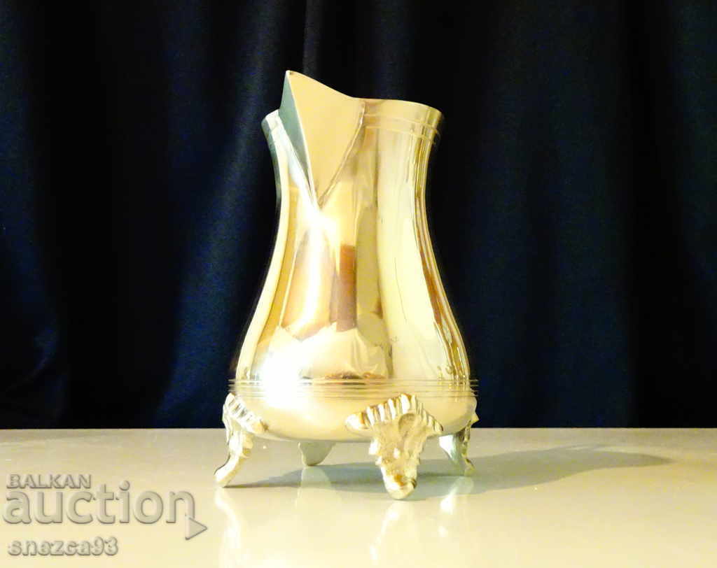 English bronze jug, small jug, marked with price 36.00 BGN | € 18.41 English bronze jug, small jug, marked with price 36.00 BGN | € 18.41