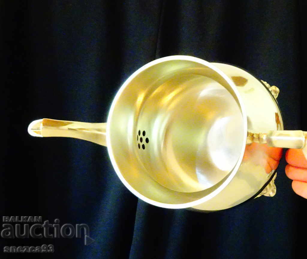 Аукцион Английска кана от бронз,маркирана. Аукцион Английска кана от бронз,маркирана.