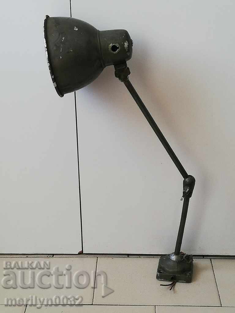 Подвижна електрическа лампа лампион