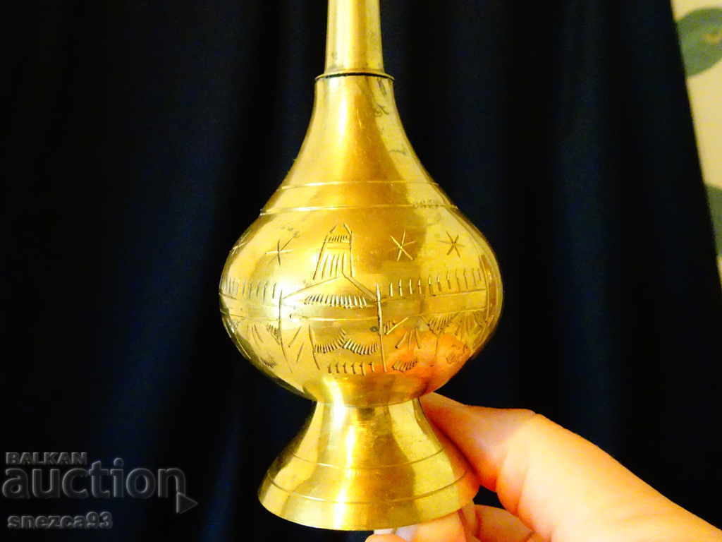 Auction Bronze censer, rose water vessel, oil lamp with Taj Mahal Auction Bronze censer, rose water vessel, oil lamp with Taj Mahal