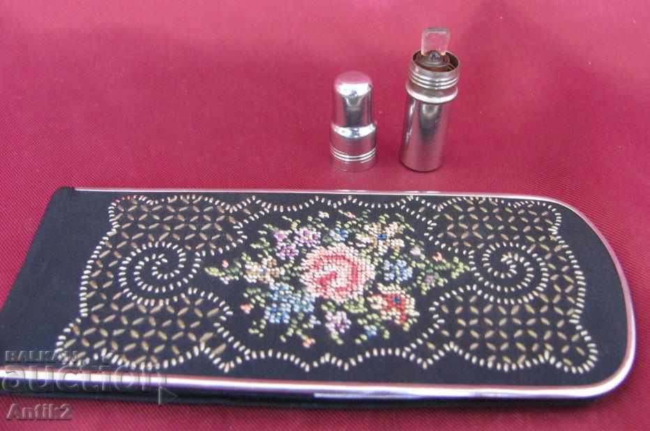 Παράδοση Το σετ καθρεπτών 30 γυναικών και το μίνι άρωμα Shimmer