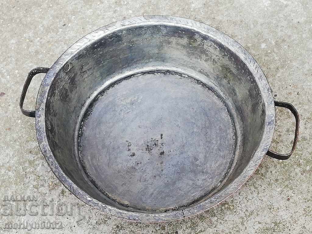 Auction  Baked tray, copper pot, baker, sahane, honey, pan, tass
