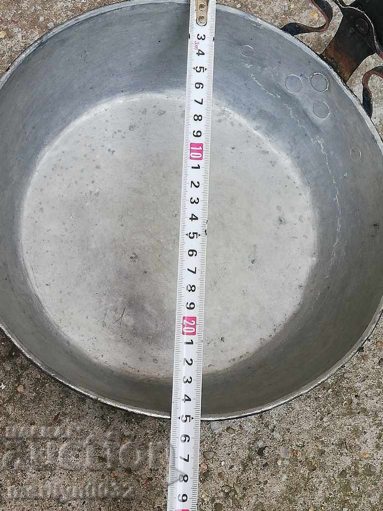 Delivery of Old copper pan, copper, tray, copper vessel Delivery of Old copper pan, copper, tray, copper vessel