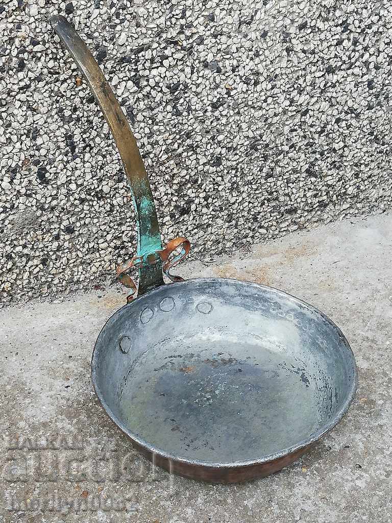 Old copper pan, copper, tray, copper vessel with price 79.00 BGN | € 40.39 Old copper pan, copper, tray, copper vessel with price 79.00 BGN | € 40.39