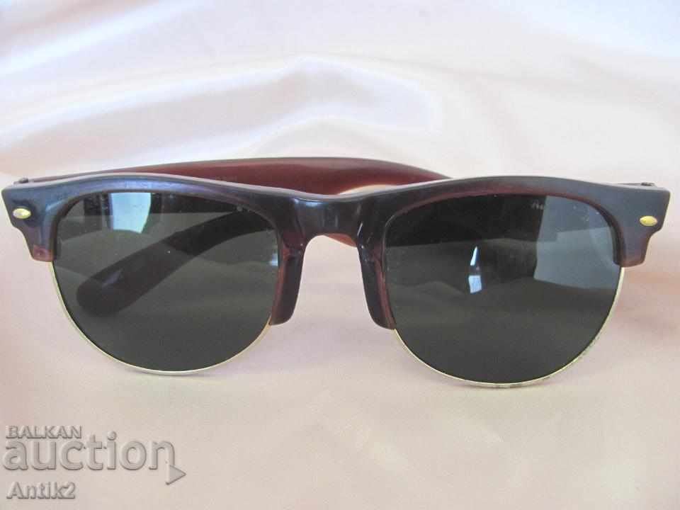 Delivery of Old Sunglasses Germany