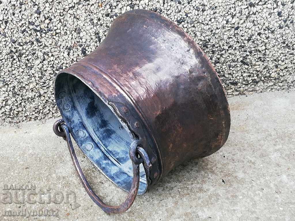 Old copper cauldron, copper, cauldron, forged vessel with price 89.00 BGN | € 45.50 Old copper cauldron, copper, cauldron, forged vessel with price 89.00 BGN | € 45.50