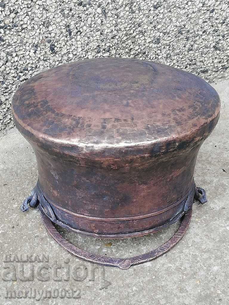 Auction Old copper cauldron, copper, cauldron, forged vessel Auction Old copper cauldron, copper, cauldron, forged vessel