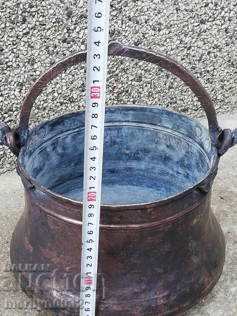 Delivery of Old copper cauldron, copper, cauldron, forged vessel Delivery of Old copper cauldron, copper, cauldron, forged vessel