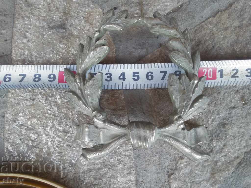 Delivery of Old big cockade. Delivery of Old big cockade.