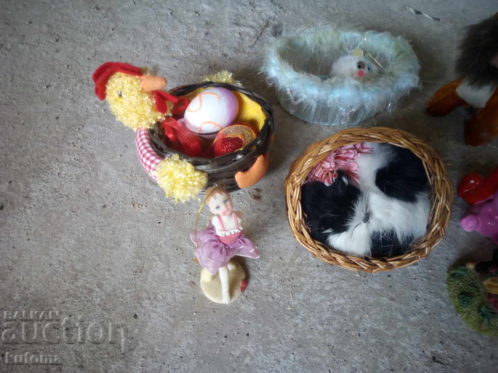 Suveniruri cu preț € 4.99 | 9.76 BGN