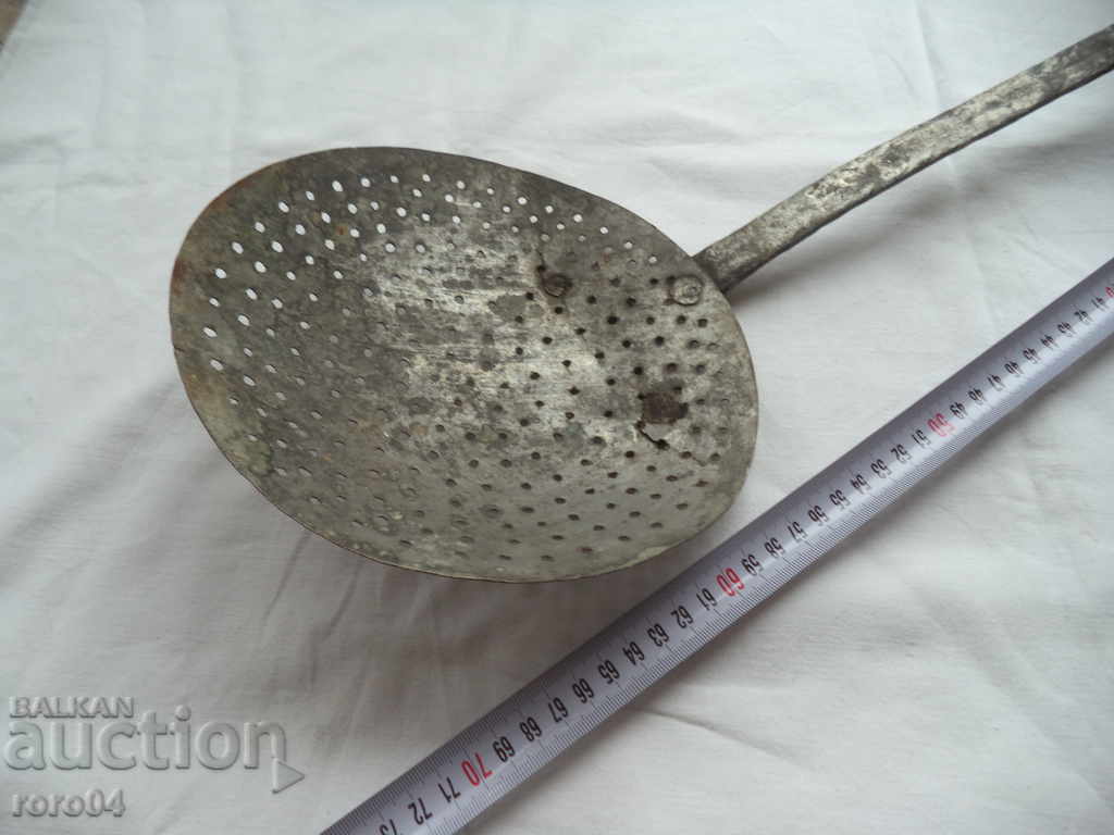 HUGE OLD HANGER BAKERIAN WASHING LOAD with price 101.60 BGN | € 51.95 HUGE OLD HANGER BAKERIAN WASHING LOAD with price 101.60 BGN | € 51.95