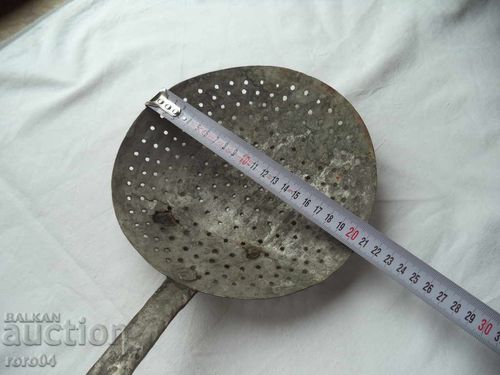 HUGE OLD HANGER BAKERIAN WASHING LOAD - 5 HUGE OLD HANGER BAKERIAN WASHING LOAD - 5