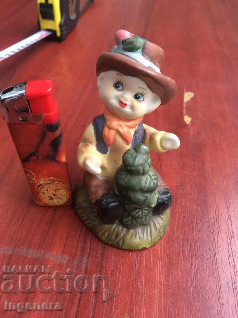 Auction PORCELAIN FIGURE COURT OF OLD GERMANY Auction PORCELAIN FIGURE COURT OF OLD GERMANY