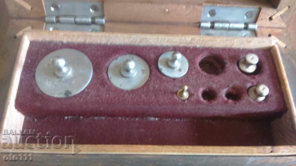BOX WITH GRAMS, SCALE WEIGHTS, SCALE with price 20.00 BGN | € 10.23 BOX WITH GRAMS, SCALE WEIGHTS, SCALE with price 20.00 BGN | € 10.23