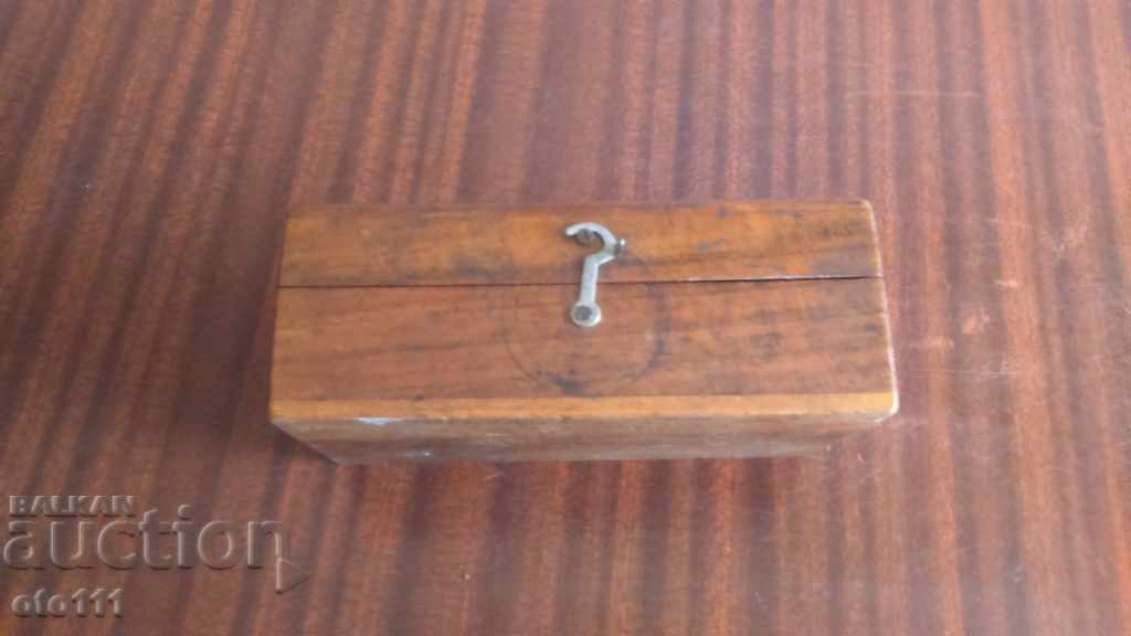 BOX WITH GRAMS, SCALE WEIGHTS, SCALE - 5 BOX WITH GRAMS, SCALE WEIGHTS, SCALE - 5