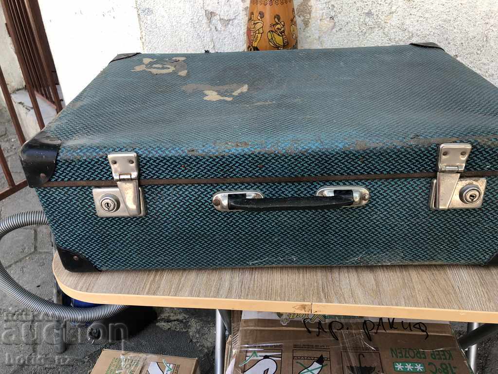 9972 old suitcase 1962 with price 12.00 BGN | € 6.14 9972 old suitcase 1962 with price 12.00 BGN | € 6.14