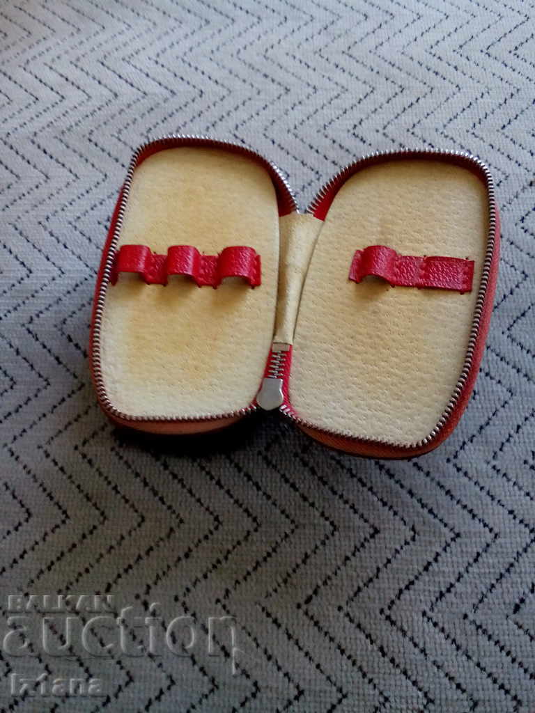 Auction Old brush pencil case Auction Old brush pencil case