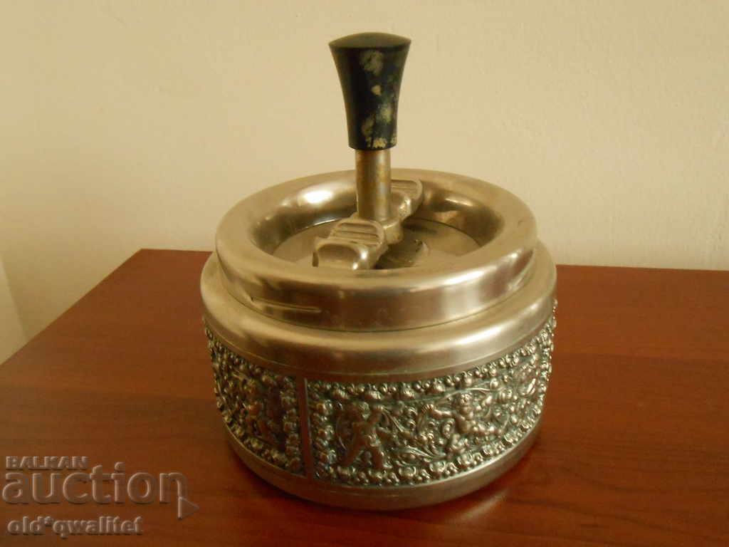 Attractive German ASHTRAY, marked with price 227.00 BGN | € 116.06