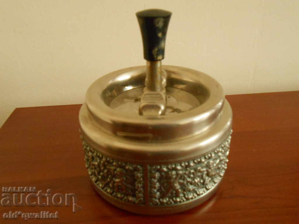 Auction  Attractive German ASHTRAY, marked