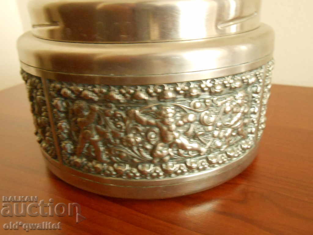 Delivery of Attractive German ASHTRAY, marked