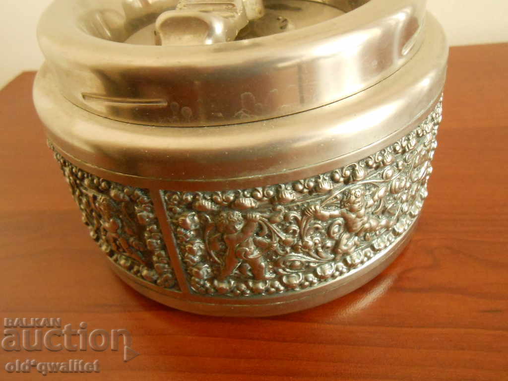 Attractive German ASHTRAY, marked - 5