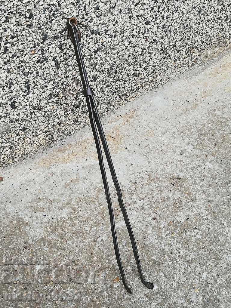 Old dilaf, tongs, wrought iron for oven with price 29.00 BGN | € 14.83 Old dilaf, tongs, wrought iron for oven with price 29.00 BGN | € 14.83