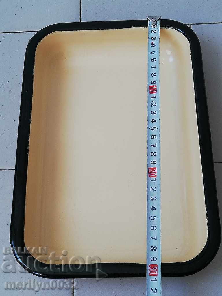 Auction An enameled container, the plateau plateau with an enamel of Bulgaria Auction An enameled container, the plateau plateau with an enamel of Bulgaria