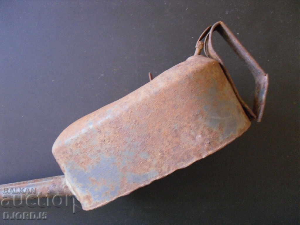 Old olive oil with price 8.00 BGN | € 4.09 Old olive oil with price 8.00 BGN | € 4.09