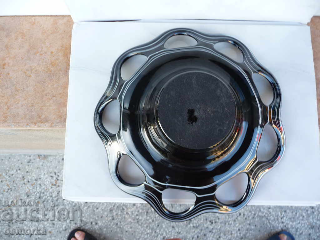 Beautiful glass bowl of fruity black glass fruit - 5 Beautiful glass bowl of fruity black glass fruit - 5