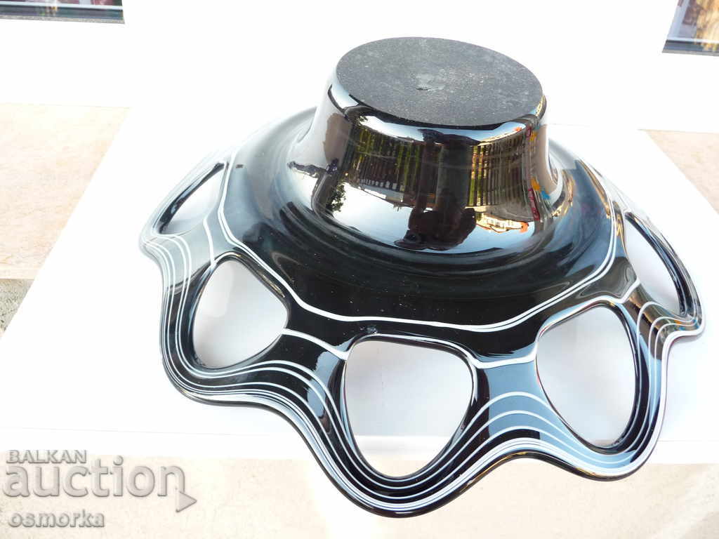 Beautiful glass bowl of fruity black glass fruit - 6 Beautiful glass bowl of fruity black glass fruit - 6