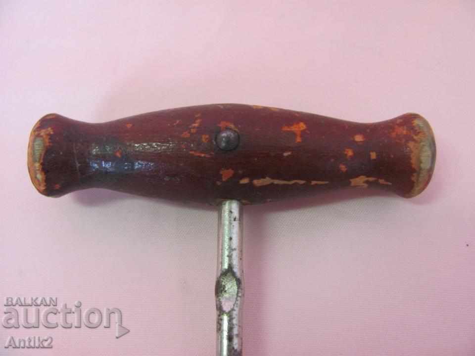 Auction Old metal Corkscrews 2 pieces Auction Old metal Corkscrews 2 pieces